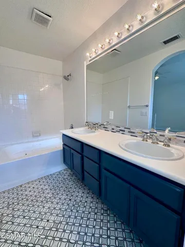 $1,049,000 | 5620 Sienna Way, Westlake Village, CA 91362