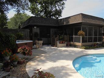 314 Glyn Cagny Road Ballwin, MO 63021 - Photo 2 of 18 Gallery Image 2