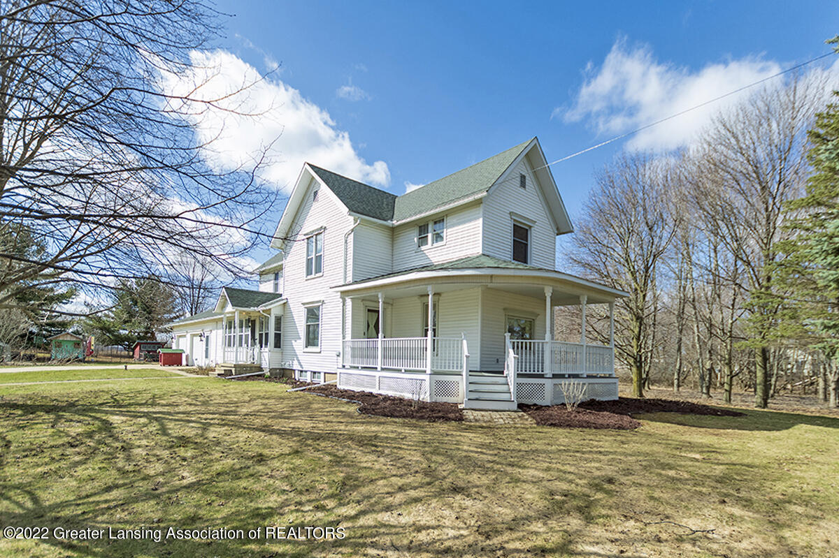 5694 South Dewitt Road St. Johns, MI 48879 - Photo 2 of 33 02