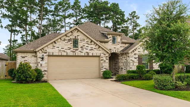 $364,000 | 121 North Cadence Hills Loop, Conroe, TX 77318