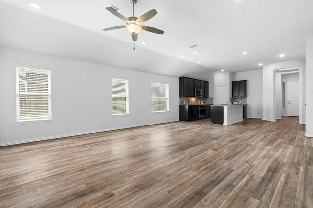 $364,000 | 121 North Cadence Hills Loop, Conroe, TX 77318