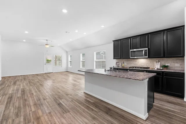 $364,000 | 121 North Cadence Hills Loop, Conroe, TX 77318