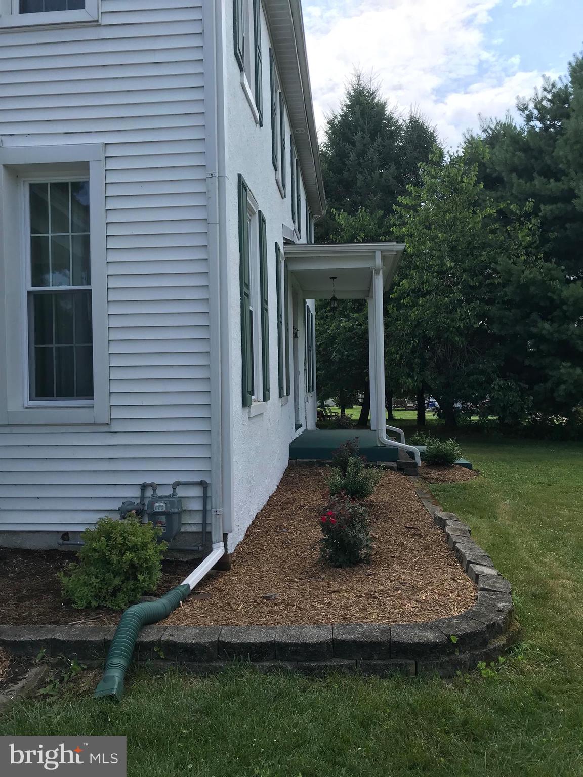 53 Quaker Road Mickleton, NJ 08056 - Photo 5 of 29 Landscaped Front