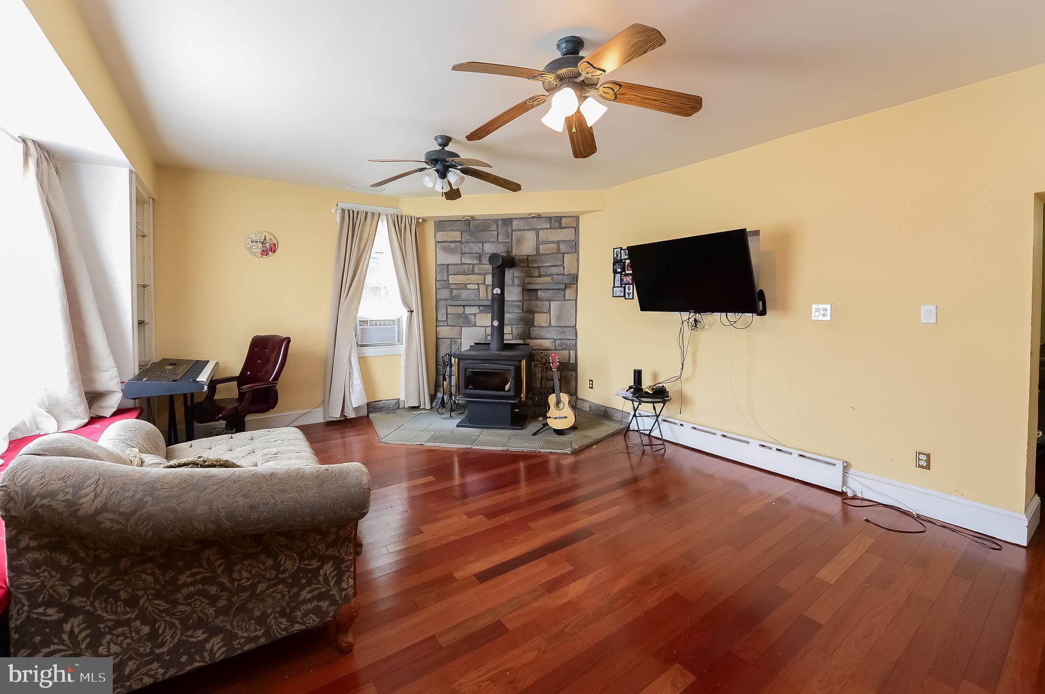 53 Quaker Road Mickleton, NJ 08056 - Photo 10 of 29 More Hardwood Floors!