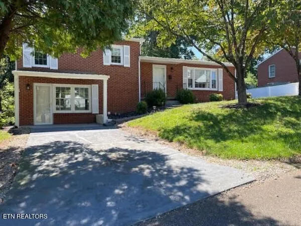 $309,999 | 460 Ash Street, Morristown, TN 37813