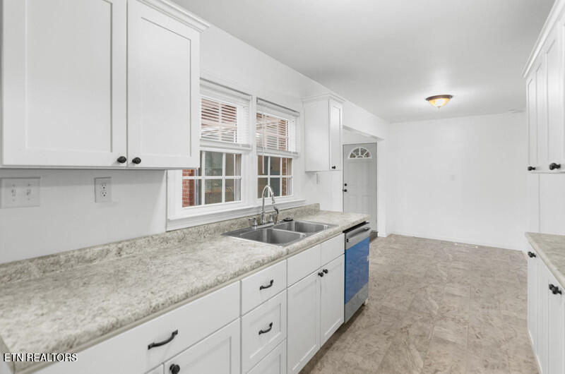 460 Ash Street Morristown, TN 37813 - Photo 15 of 30 Kitchen 2