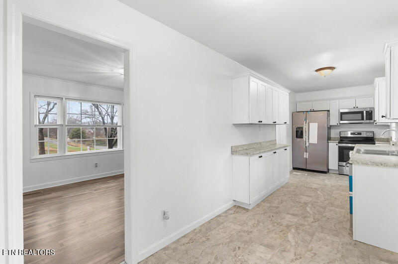 460 Ash Street Morristown, TN 37813 - Photo 17 of 30 Kitchen to living room
