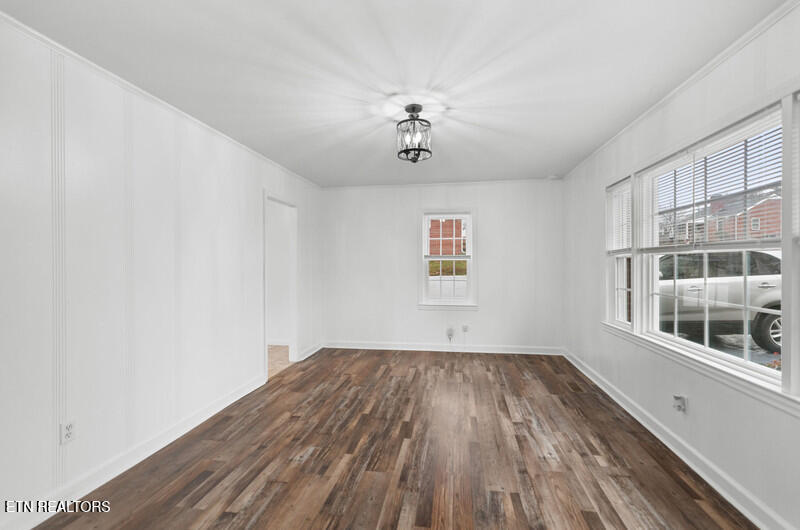 460 Ash Street Morristown, TN 37813 - Photo 20 of 30 Living Room