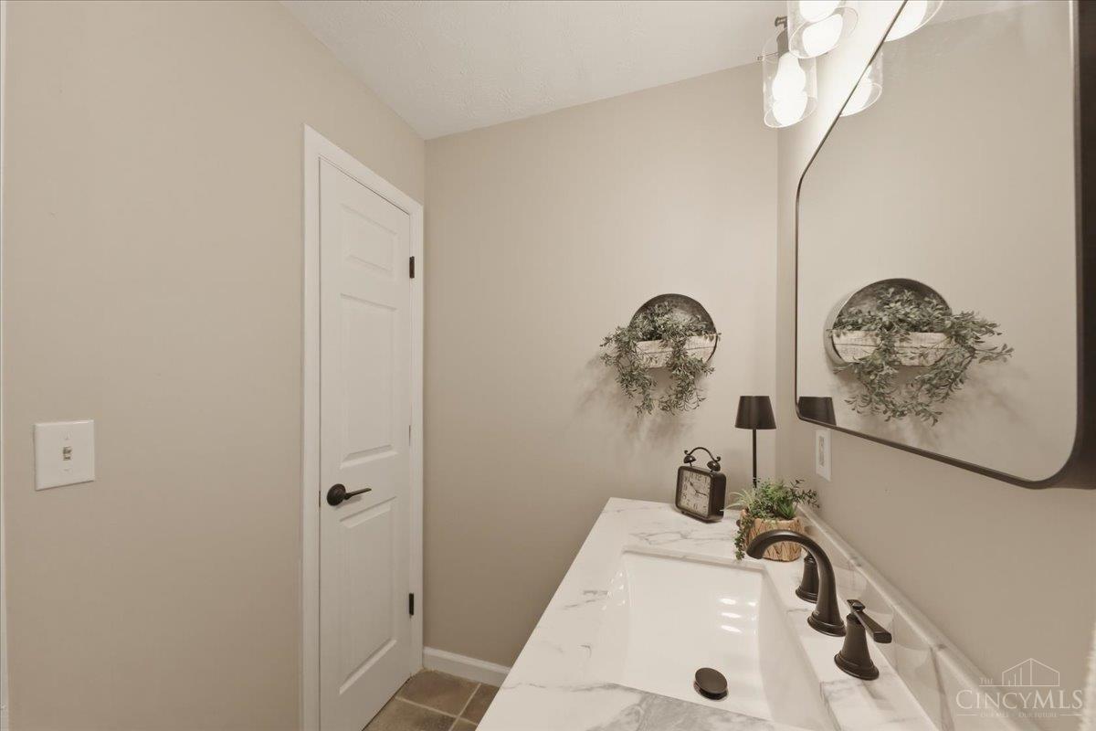 6611 Hendrickson Road Middletown, OH 45044 - Photo 28 of 62