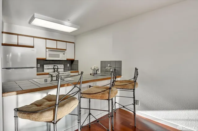 $879,000 | 1678 Wallace Avenue, San Francisco, CA 94124