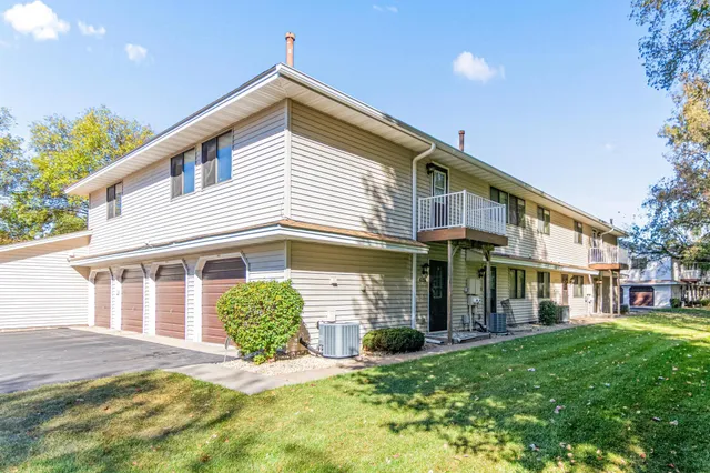 $160,000 | 2547 Brookdale Lane, Brooklyn Park, MN 55444