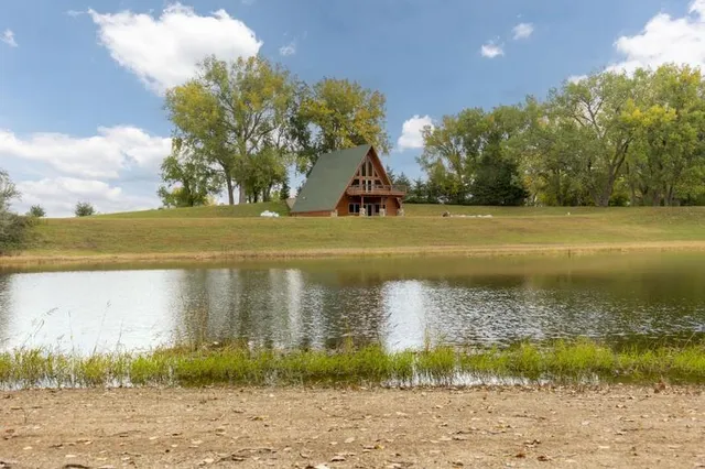 $1,400,000 | 1323 230th Avenue, Fairmont, MN 56031