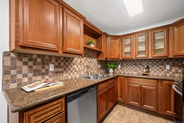 $599,900 | 1030 Robinson Avenue, Unit 111, San Diego, CA 92103