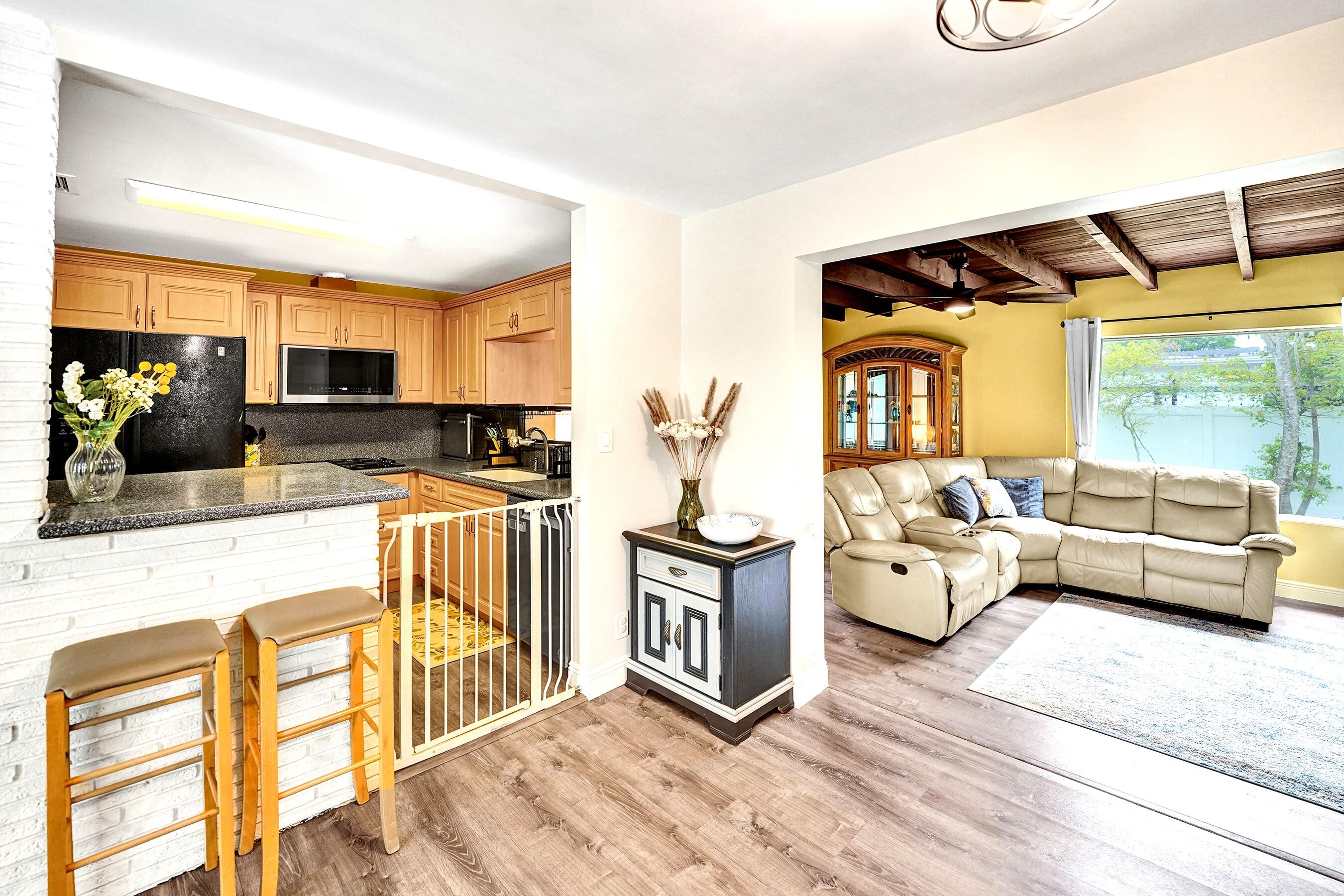 1341 North 30th Road Hollywood, FL 33021 - Photo 15 of 61 DSC08324