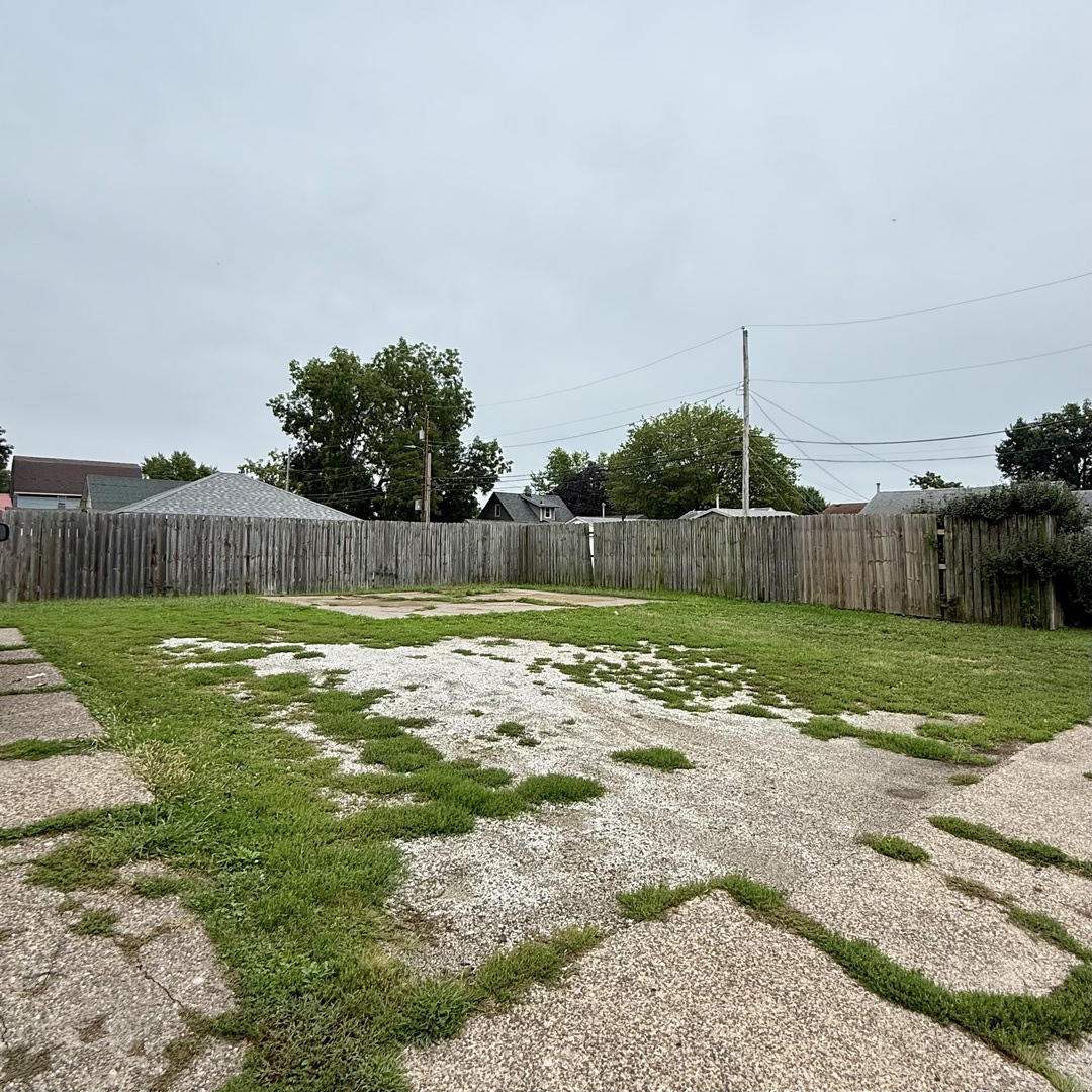 3643 Rockingham Road Davenport, IA 52802 - Photo 14 of 14 Gallery Image 14