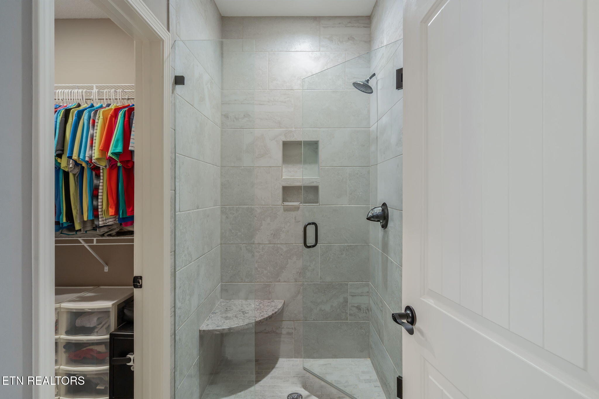 128 Hackberry Street Oak Ridge, TN 37830 - Photo 24 of 60 Walk In Shower