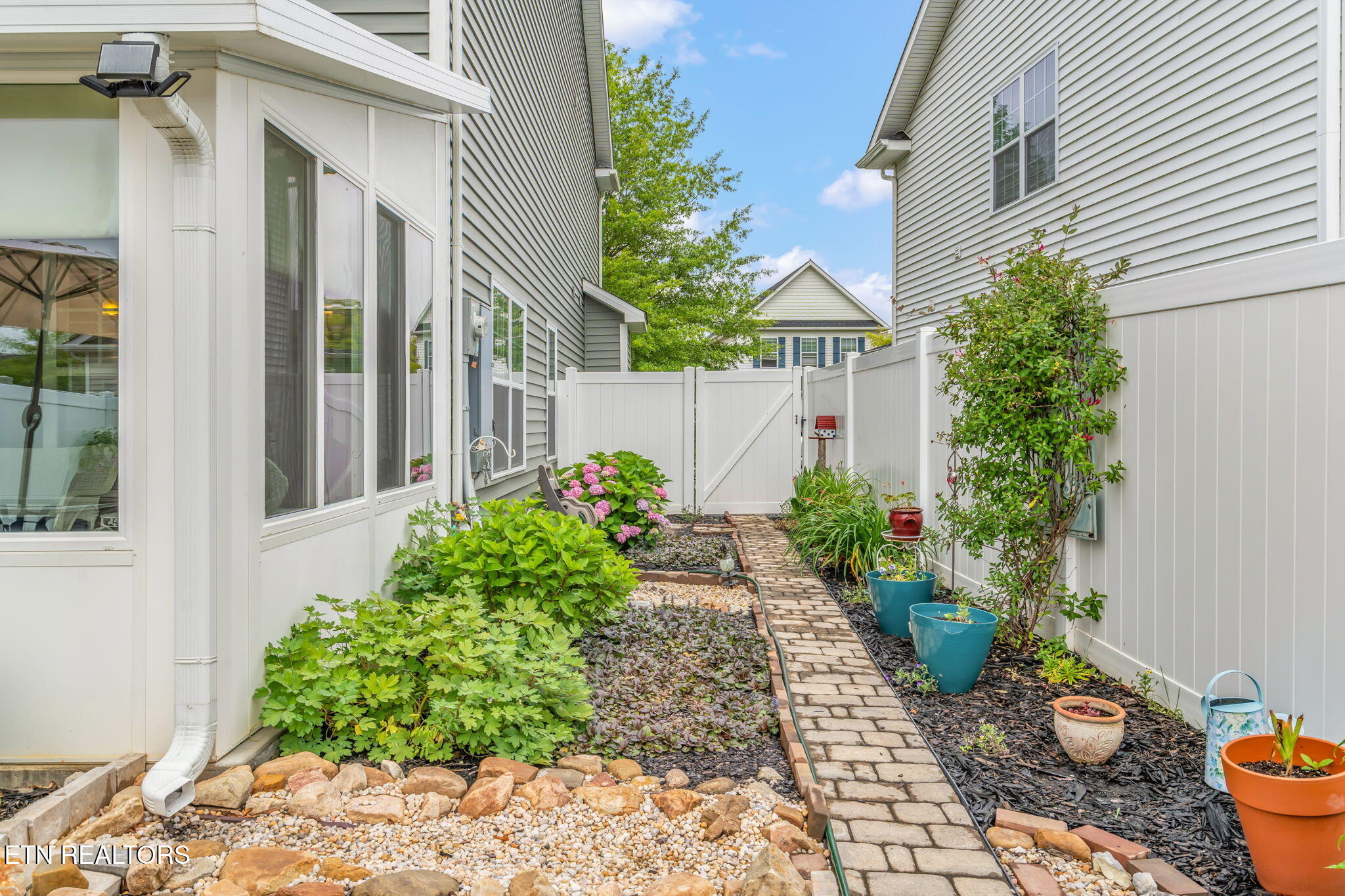 128 Hackberry Street Oak Ridge, TN 37830 - Photo 47 of 60 Fenced Patio
