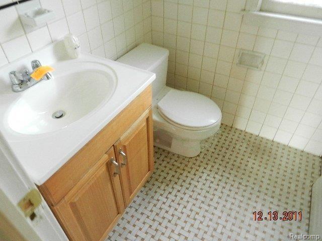 21770 Moross Road Grosse Pointe, MI 48236 - Photo 21 of 25 DSCN3195.JPG