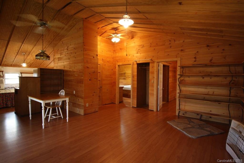 959 Frost Road Saluda, NC 28773 - Photo 4 of 11 Gallery Image 4
