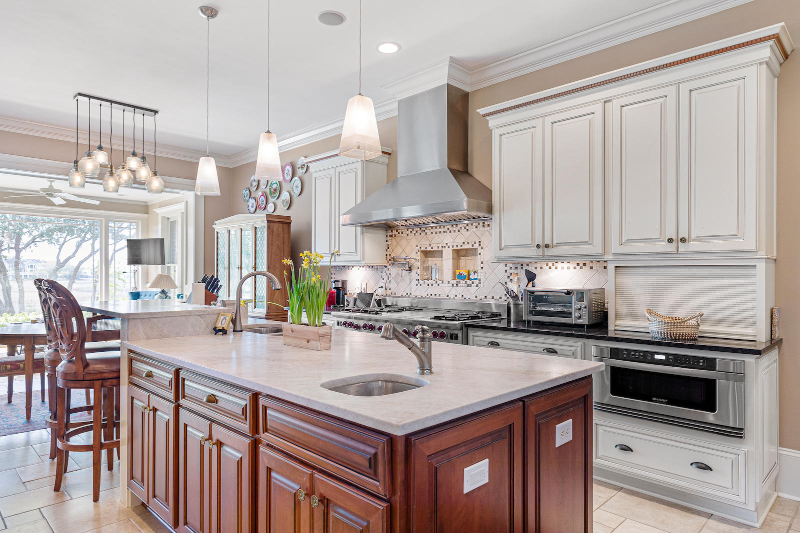 739 3rd Street Mount Pleasant, SC 29464 - Photo 7 of 58 739Third-KeenEyeMarketing-10