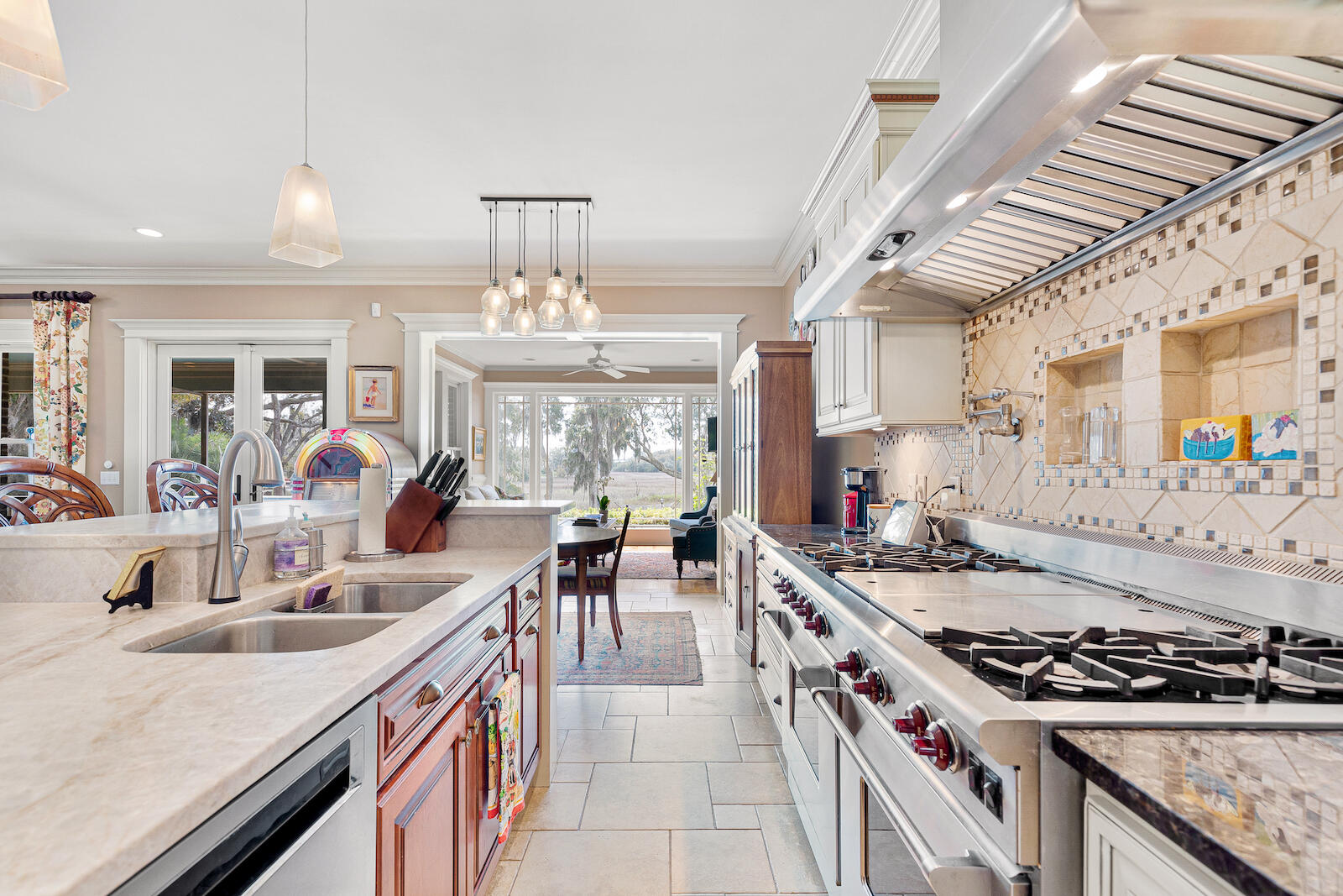 739 3rd Street Mount Pleasant, SC 29464 - Photo 8 of 58 739Third-KeenEyeMarketing-11