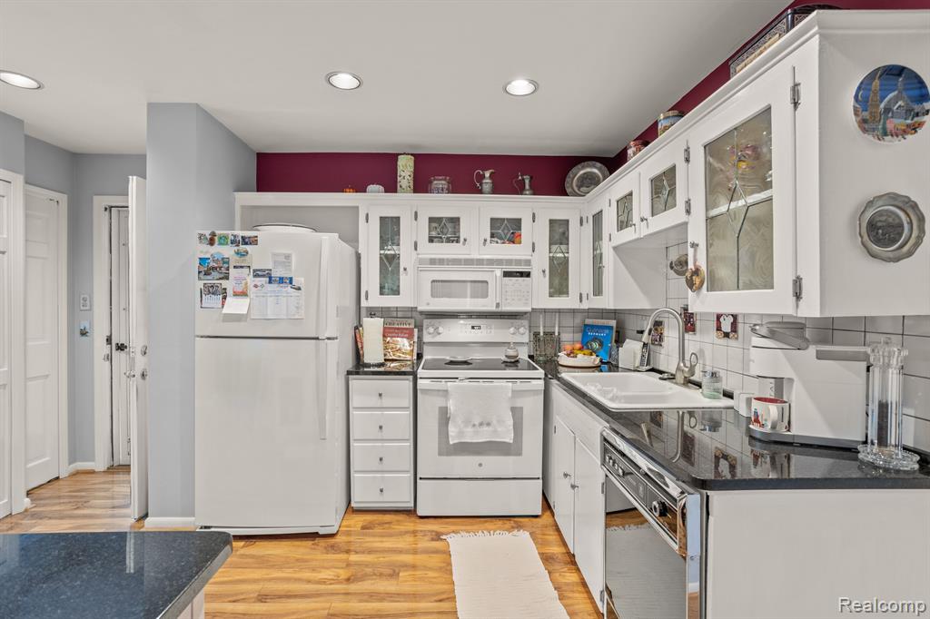 19577 Clement Road Northville, MI 48167 - Photo 11 of 26