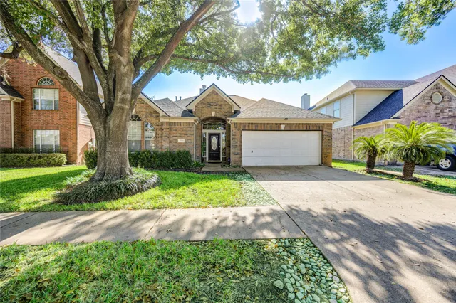 $319,500 | 19631 Oakwood Falls Trail, Houston, TX 77084