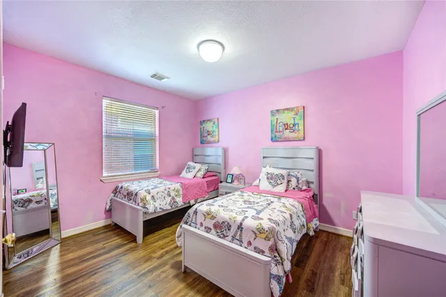 $319,500 | 19631 Oakwood Falls Trail, Houston, TX 77084