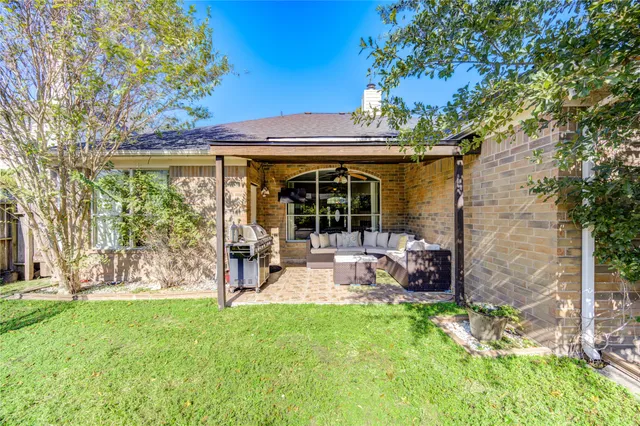$319,500 | 19631 Oakwood Falls Trail, Houston, TX 77084
