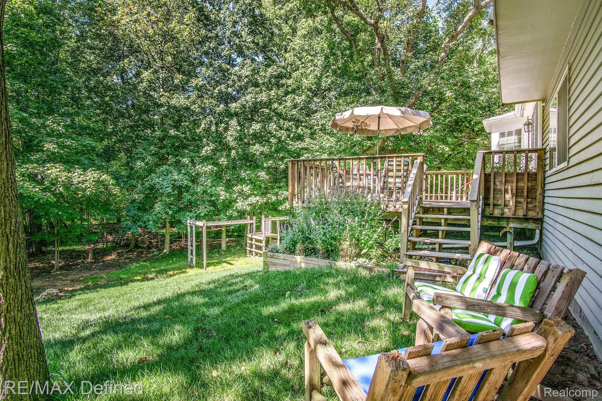 2183 North Fairview Lane Rochester, MI 48306 - Photo 33 of 36 2183-N-Fairview-Ln-43.jpg