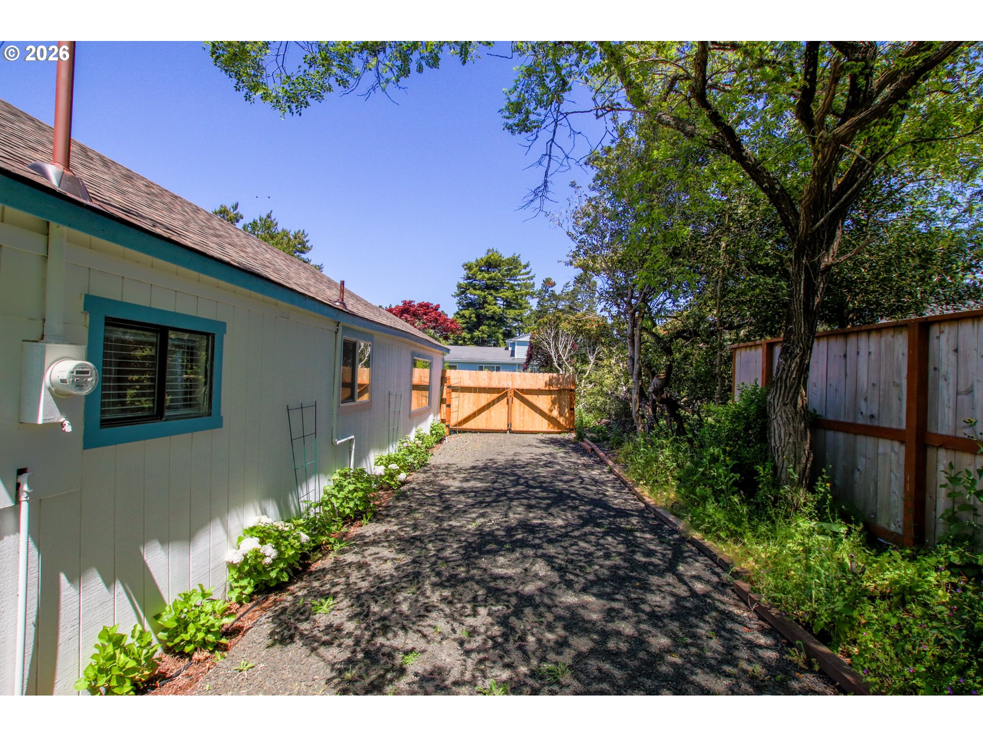1860 30th Street Florence, OR 97439 - Photo 4 of 39