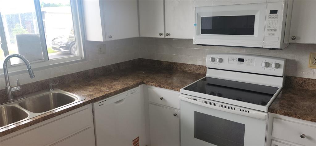 10908 Freedom Drive Port Richey, FL 34668 - Photo 2 of 30