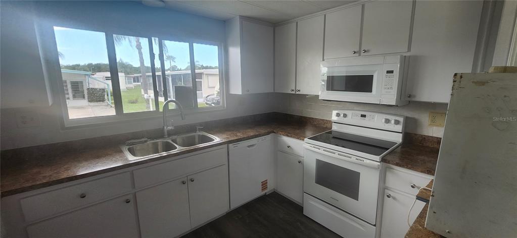 10908 Freedom Drive Port Richey, FL 34668 - Photo 4 of 30