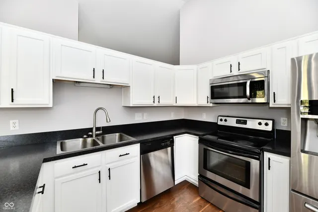 $284,900 | 6724 Sparrowood Boulevard, Indianapolis, IN 46236