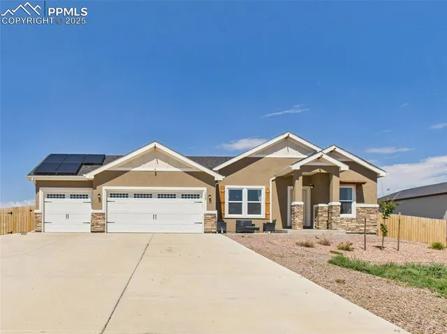 $425,000 | 1437 North Chuckwagon Lane, Pueblo West, CO 81007