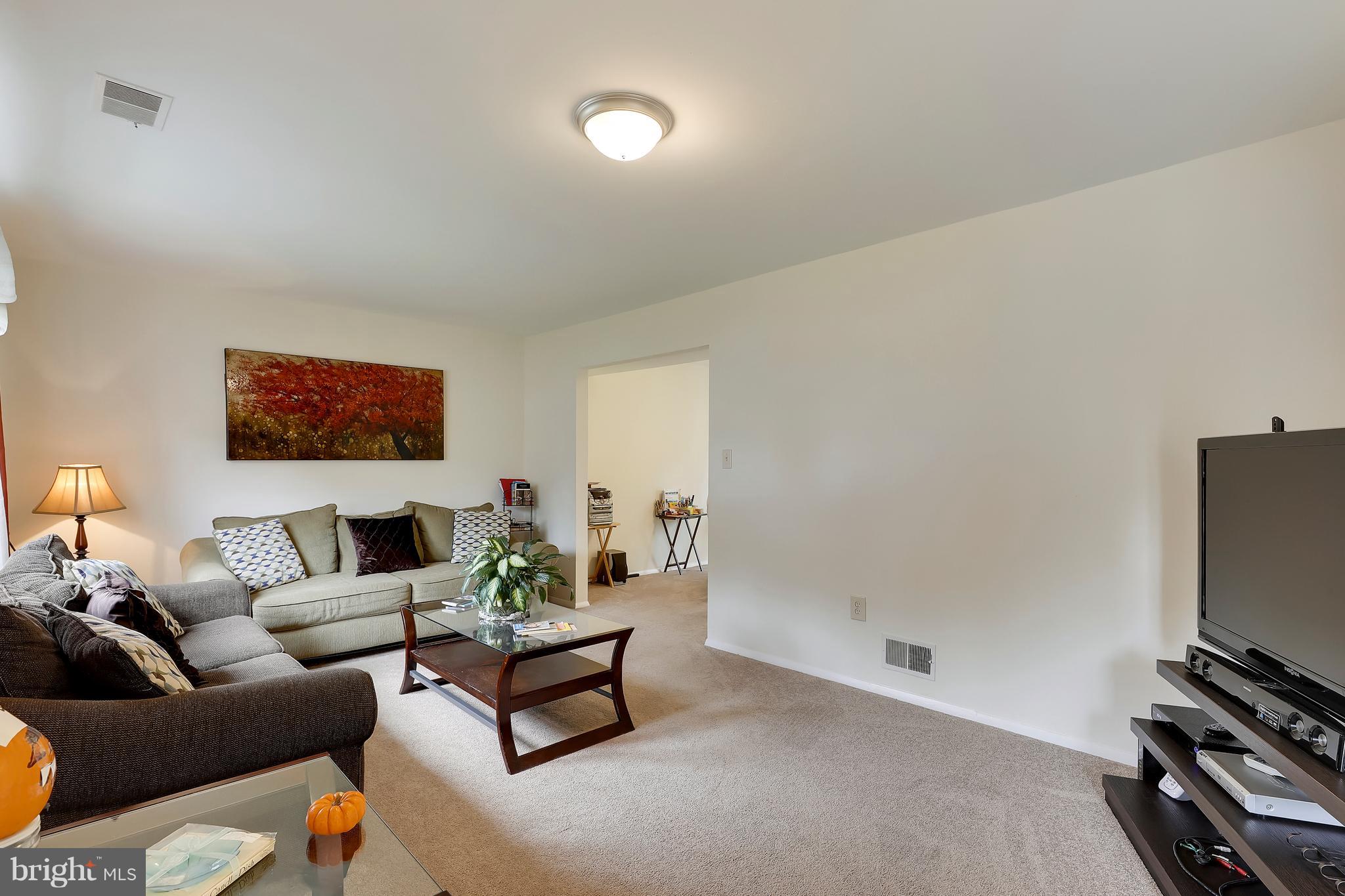 1318 Greyswood Road Odenton, MD 21113 - Photo 4 of 30 Main level living room