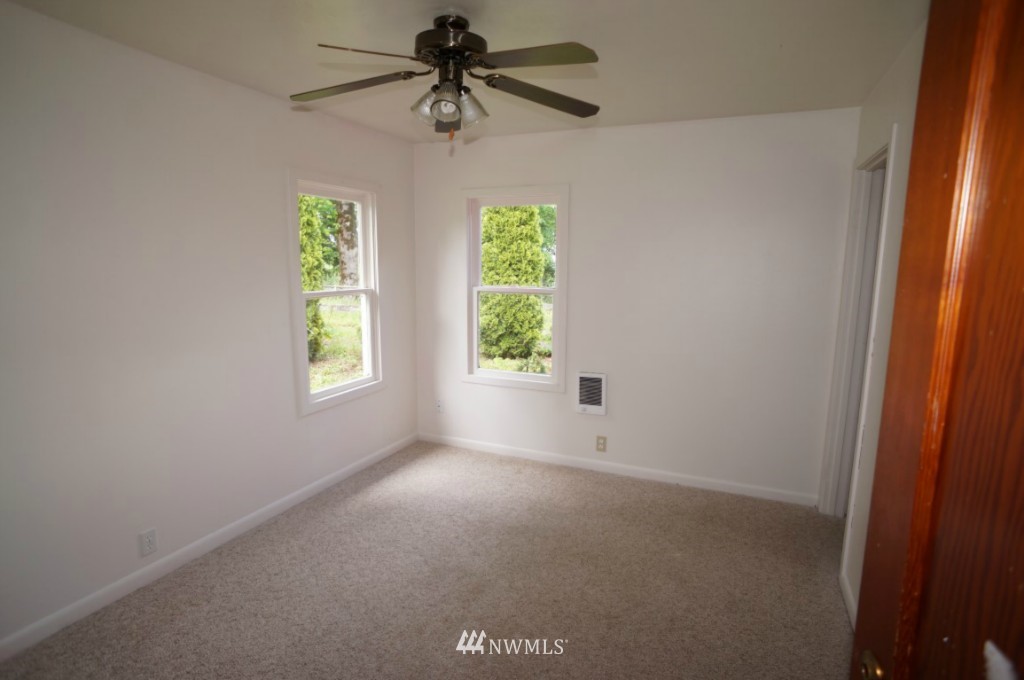 550 Beebe Road East Castle Rock, WA 98611 - Photo 8 of 15 Gallery Image 8