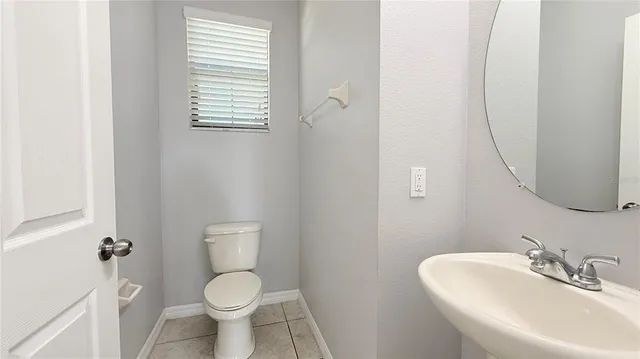 a view of empty room with windows