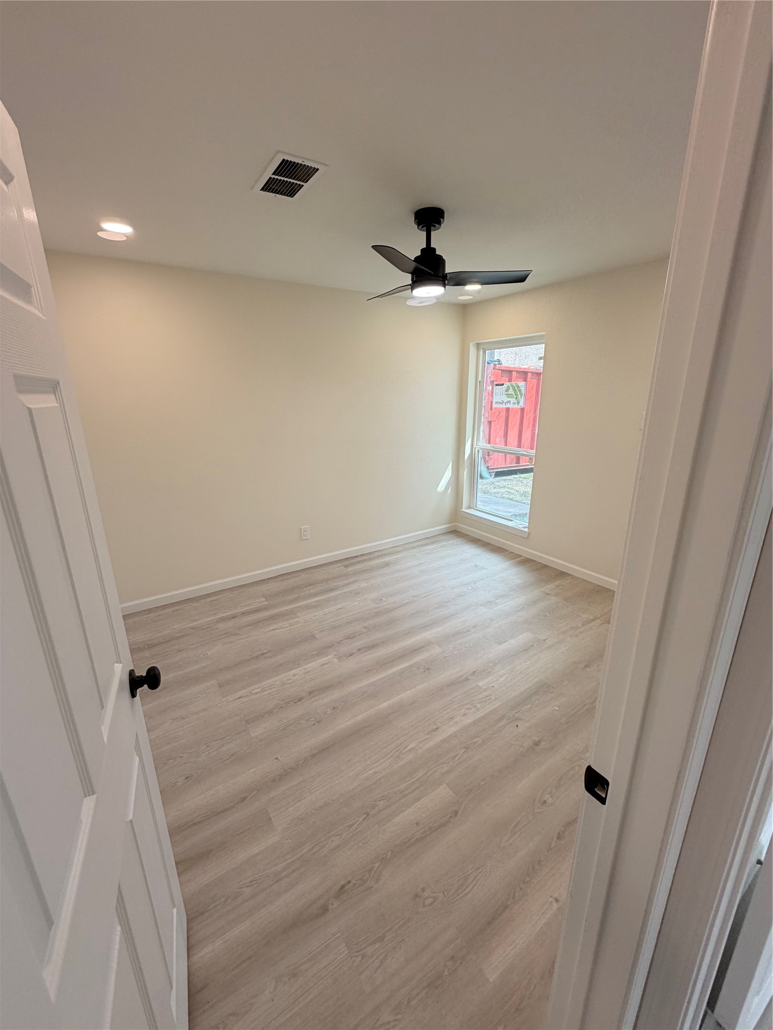 15302 Corsair Road Houston, TX 77053 - Photo 11 of 24 a view of an empty room