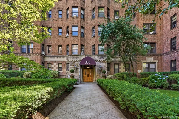 $2,950 | 300 Main Street, Unit 6B, White Plains, NY 10601