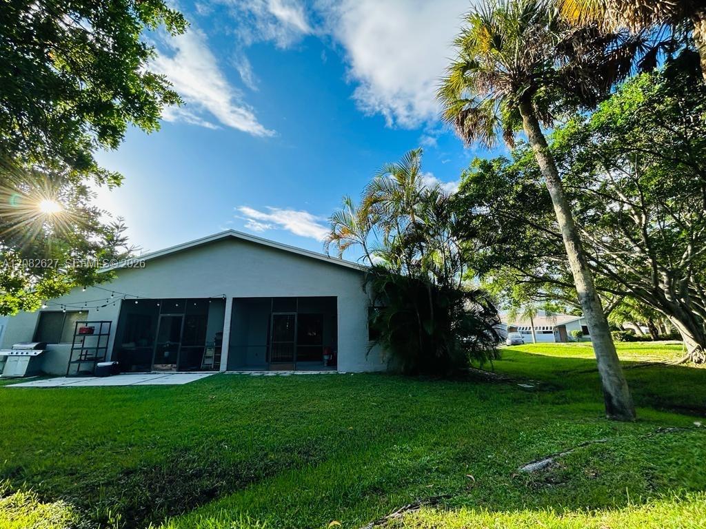611 Racquet Club Road, Unit 1 Weston, FL 33326 - Photo 4 of 19 Gallery Image 4