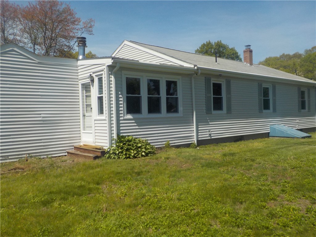 325 Morin Street Woonsocket, RI 02895 - Photo 3 of 14