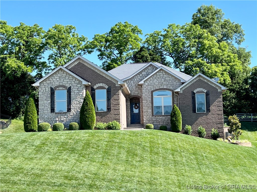 2002 Leanders Road Floyds Knobs, IN 47119 - Photo 1 of 56 Gallery Image 1
