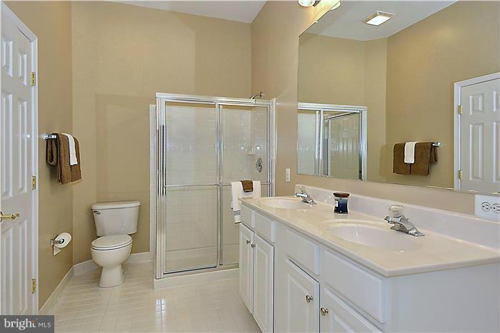 13606 Mills Farm Road Rockville, MD 20850 - Photo 14 of 30 Master Bath