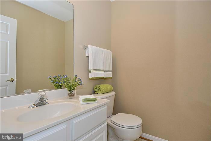 13606 Mills Farm Road Rockville, MD 20850 - Photo 23 of 30 Lower level powder room!