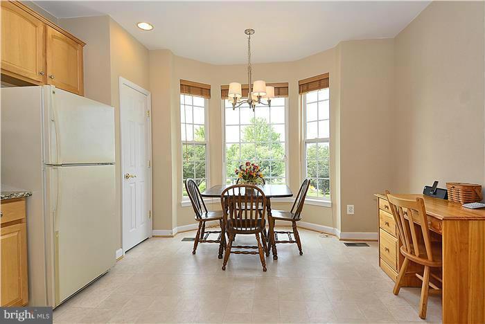 13606 Mills Farm Road Rockville, MD 20850 - Photo 6 of 30 Kitchen