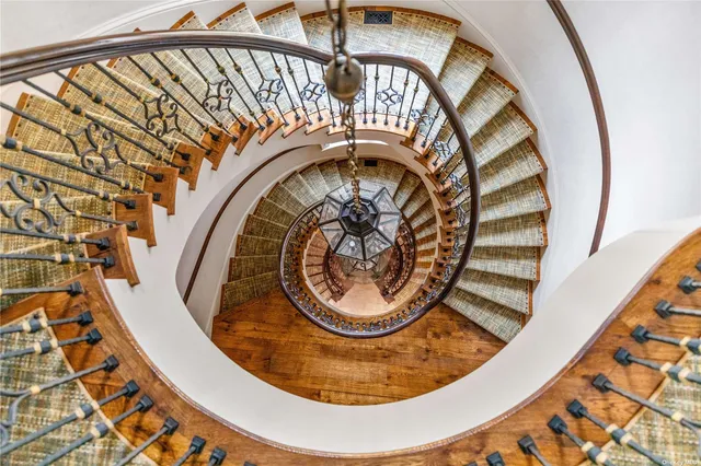 $28,000,000 | 6 A Spring Hill Lane, Old Westbury, NY 11568