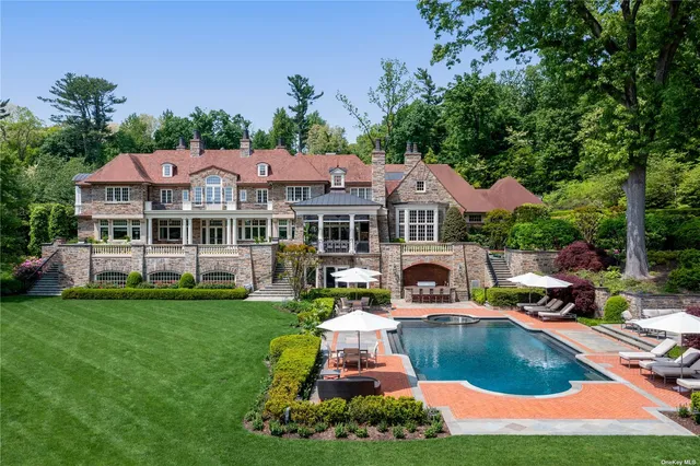 $28,000,000 | 6 A Spring Hill Lane, Old Westbury, NY 11568