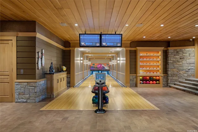 $28,000,000 | 6 A Spring Hill Lane, Old Westbury, NY 11568