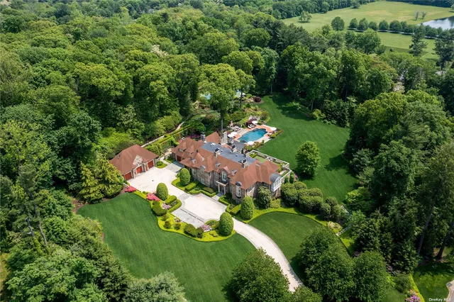 $28,000,000 | 6 A Spring Hill Lane, Old Westbury, NY 11568